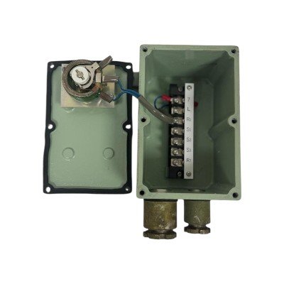 YOKOGAWA, KN-004-A GYROCOMPASS REPEATER CONNECTION BOX - Image 4